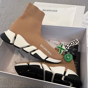 Speed Knit Sock Trainer Sneakers🤎